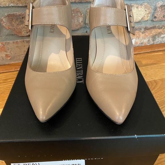 Ellen Tracy pointy toe heels - Picture 2 of 4